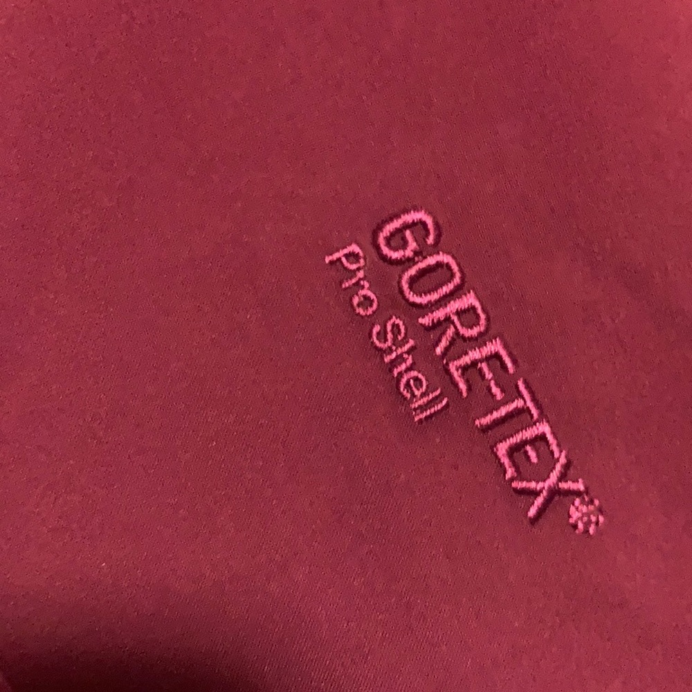 Beta AR Magenta Arc’teryx Jacket - Picture 6 of 7